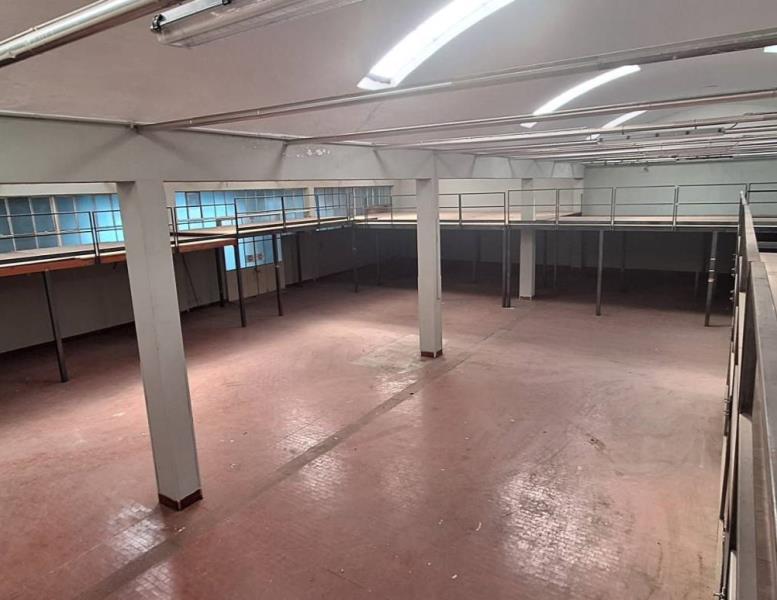 locale commerciale in affitto a Meda