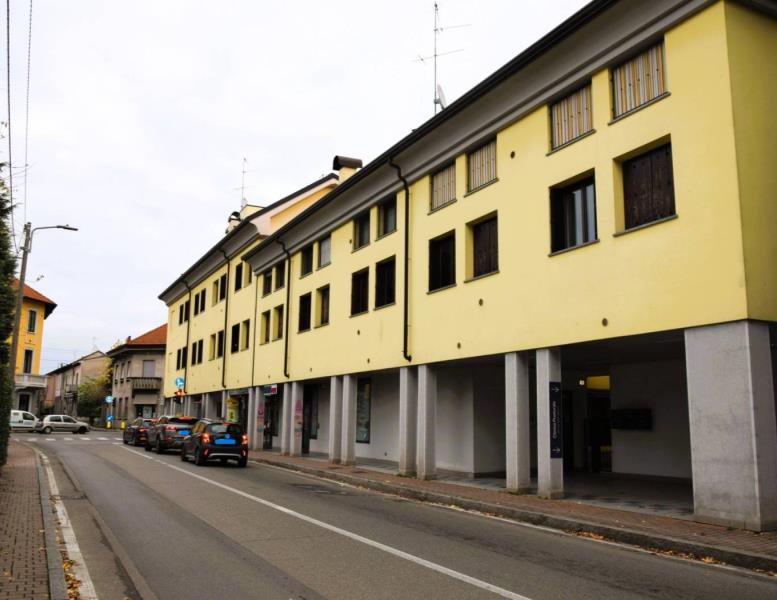 negozio in affitto a Meda