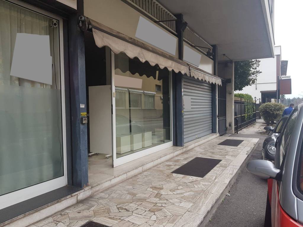 negozio in affitto a Meda