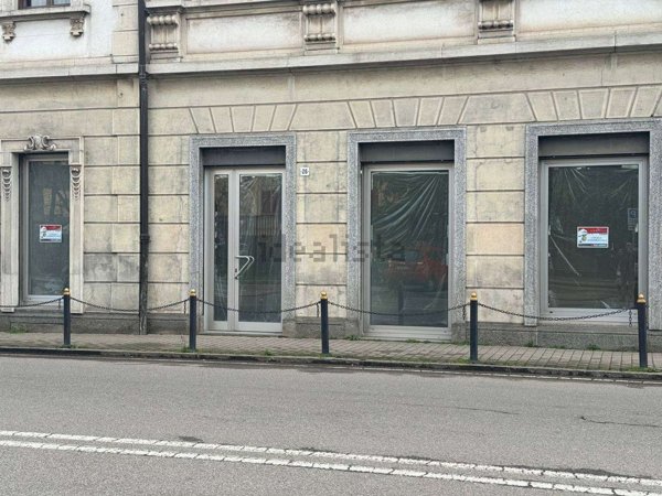 locale commerciale in affitto a Meda