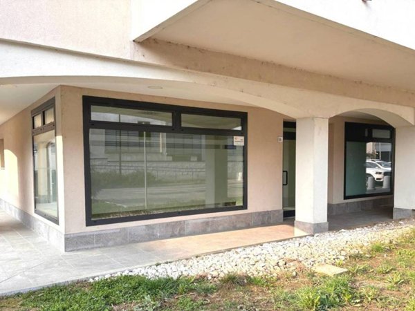 negozio in affitto a Meda