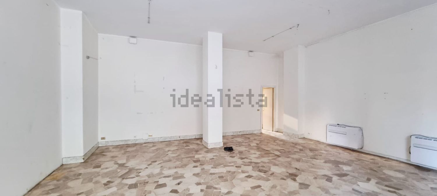 negozio in affitto a Meda