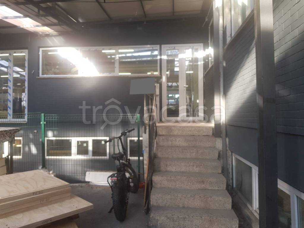 negozio in affitto a Meda