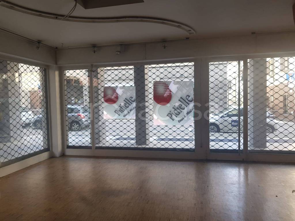 negozio in affitto a Meda