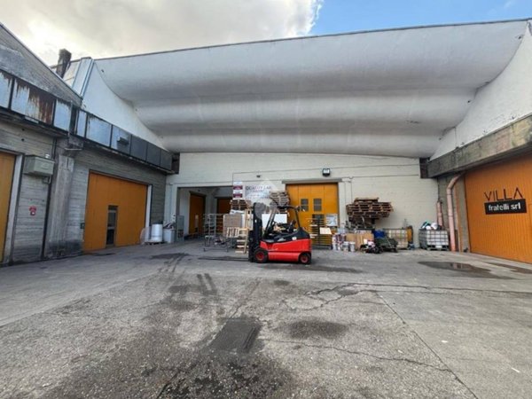 locale commerciale in affitto a Meda