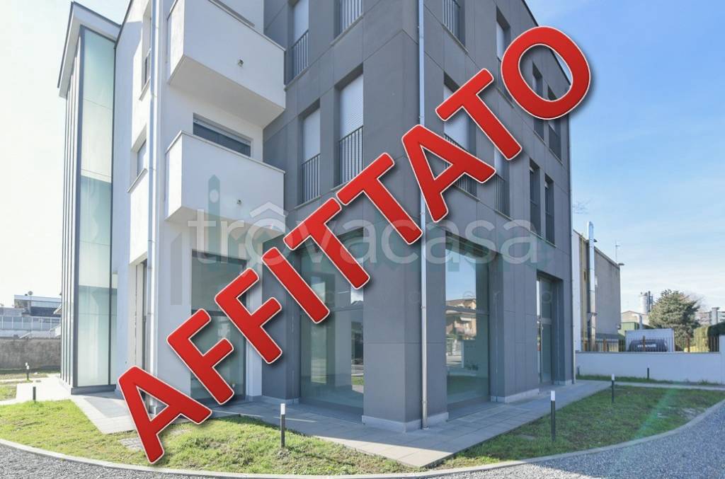 negozio in affitto a Meda