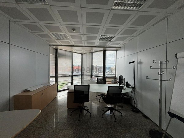 capannone in affitto a Mezzago