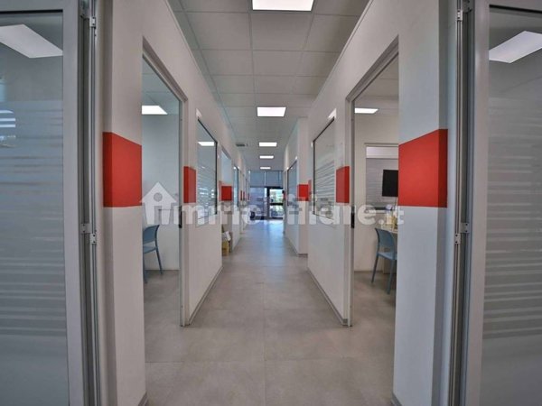 capannone in affitto a Mezzago