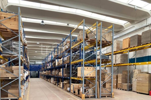 locale commerciale in affitto a Mezzago