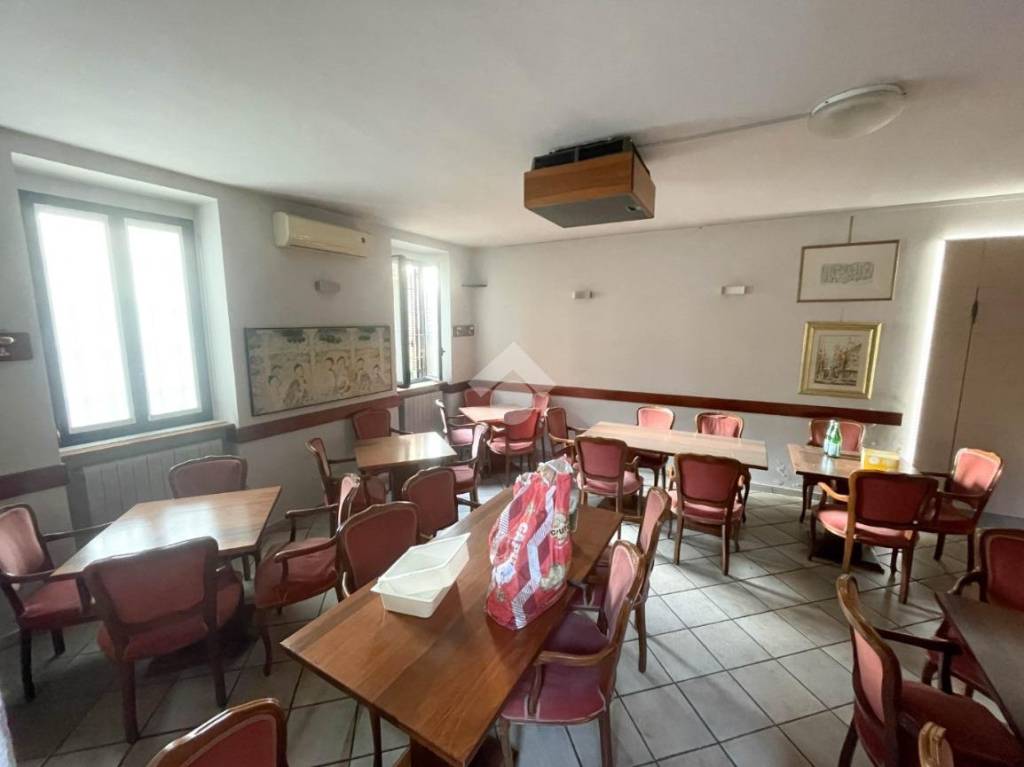 negozio in affitto a Mezzago