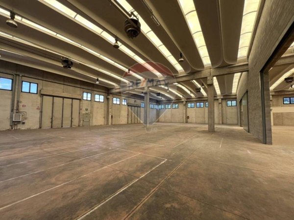 capannone in affitto a Mezzago