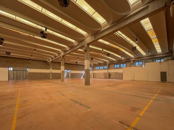 locale commerciale in affitto a Mezzago