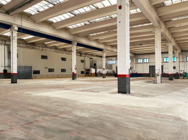 capannone in affitto a Mezzago