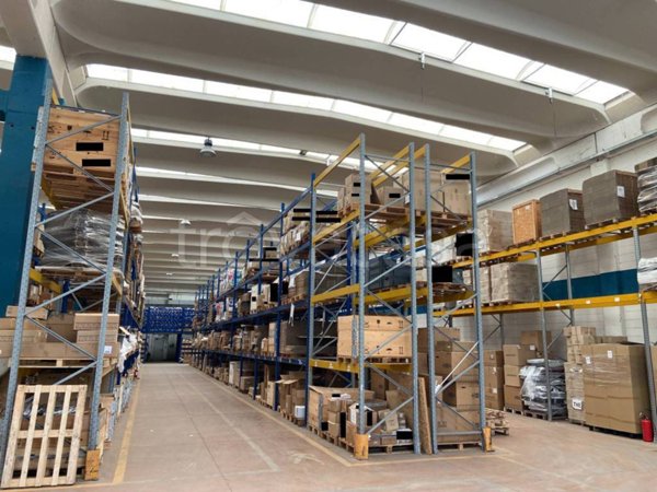 locale commerciale in affitto a Mezzago