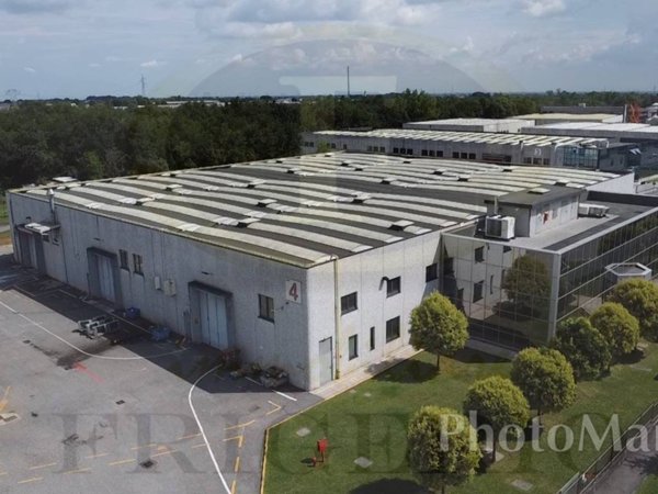 locale commerciale in affitto a Mezzago