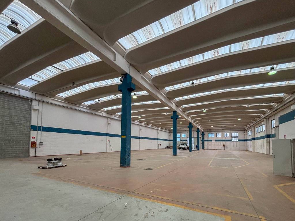 locale commerciale in affitto a Mezzago