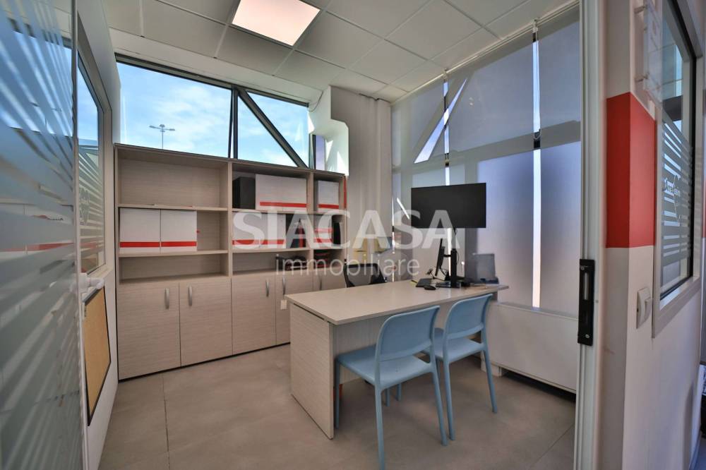 capannone in affitto a Mezzago