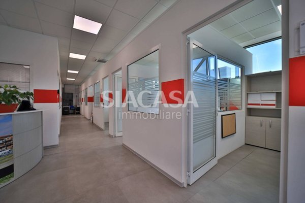 capannone in affitto a Mezzago