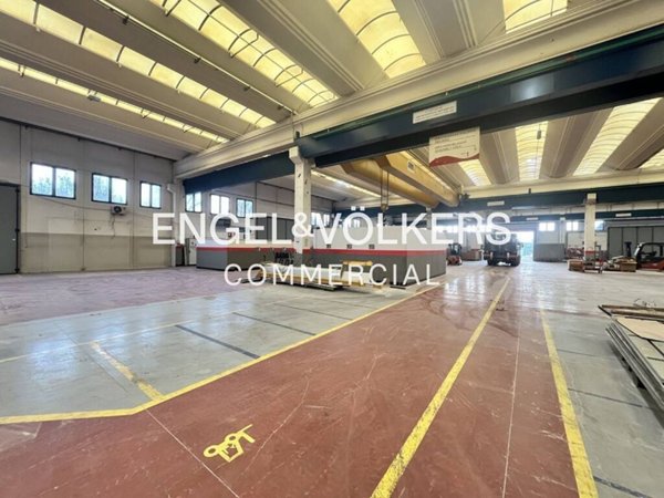 capannone in affitto a Mezzago