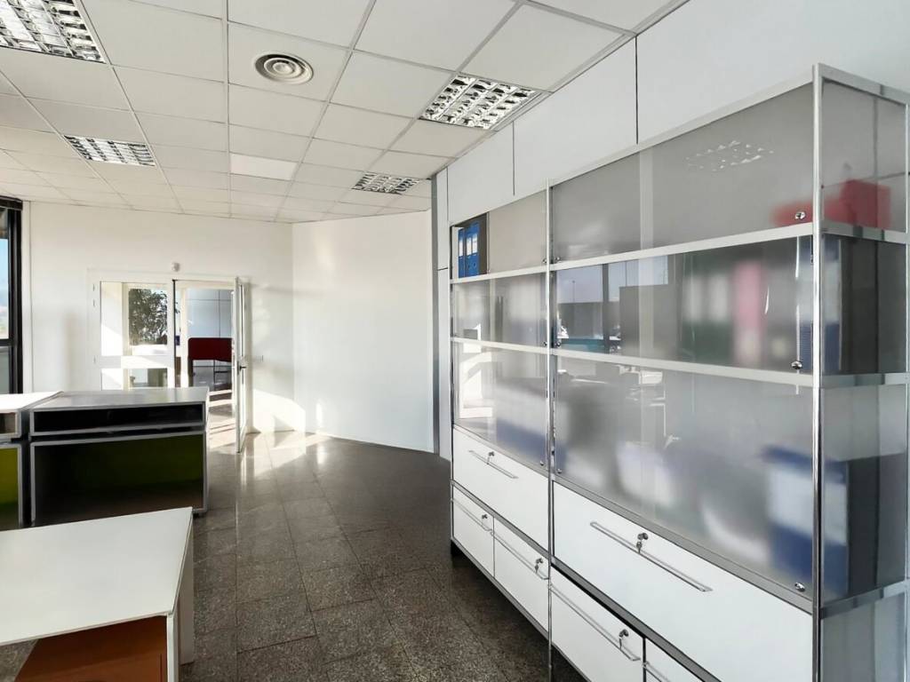 capannone in affitto a Mezzago