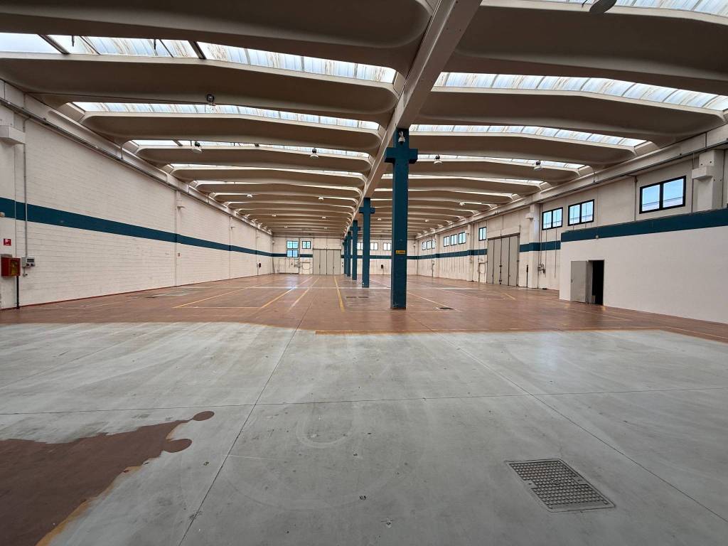 locale commerciale in affitto a Mezzago