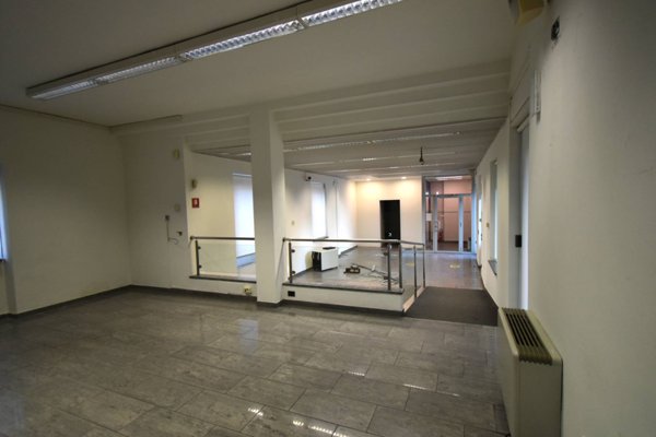 locale commerciale in affitto a Mezzago in zona Cascina Orobona