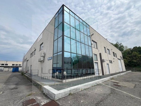 locale commerciale in affitto a Mezzago