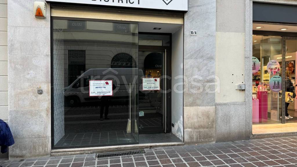 negozio in affitto a Monza in zona Centro Storico