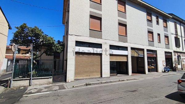 negozio in affitto a Monza