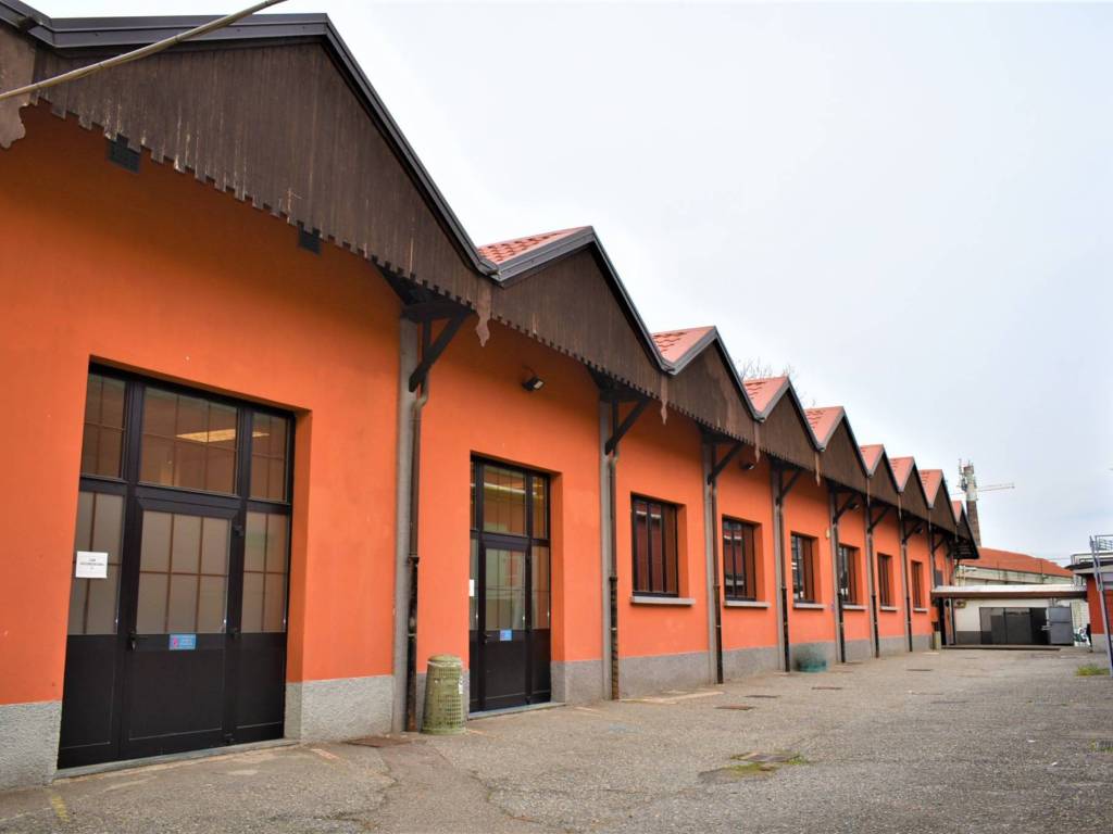 negozio in affitto a Monza