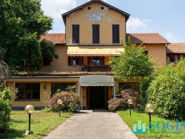negozio in affitto a Monza