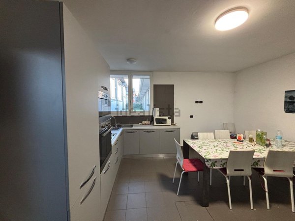 capannone in affitto a Monza