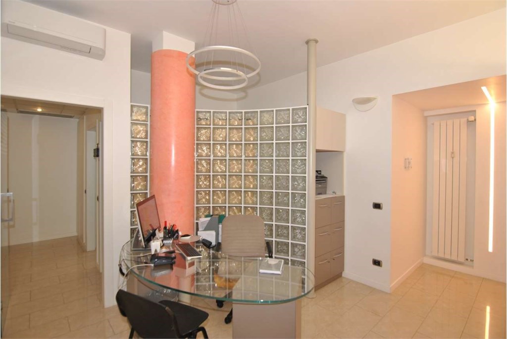 locale commerciale in affitto a Monza in zona Ospedale San Gerardo