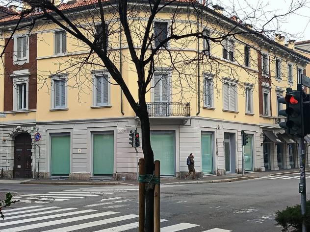 pentavano in affitto a Monza