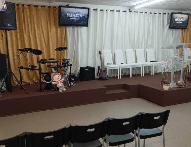 locale commerciale in affitto a Monza