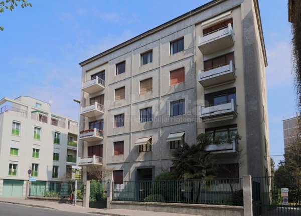 appartamento in affitto a Monza in zona Centro Storico