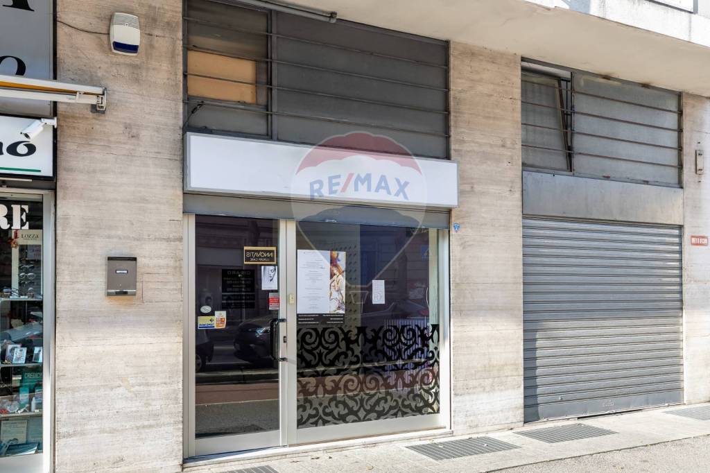 negozio in affitto a Monza