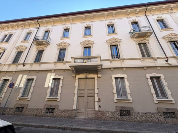ufficio in affitto a Monza