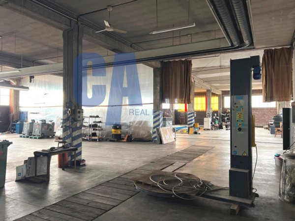 locale di sgombero in affitto a Monza