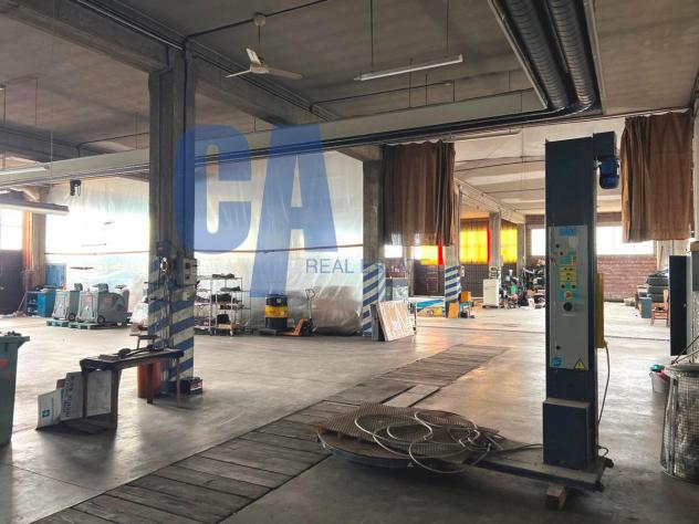negozio in affitto a Monza