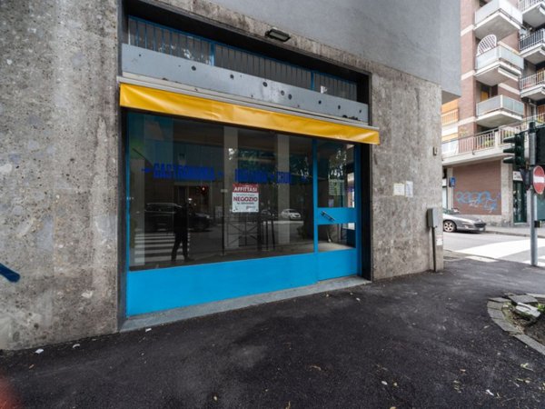 negozio in affitto a Monza