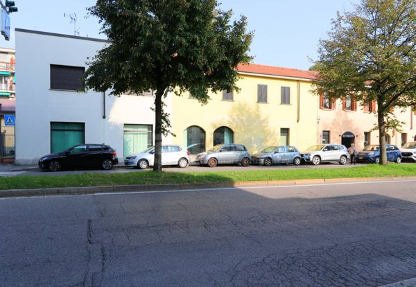locale commerciale in affitto a Monza in zona Ospedale San Gerardo