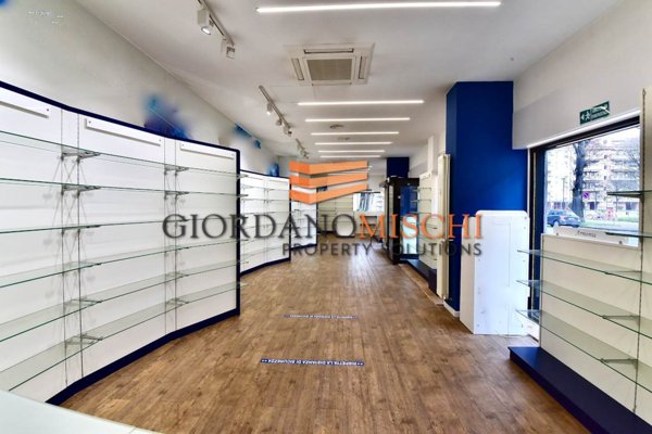 negozio in affitto a Monza in zona Centro Storico
