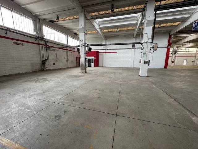 locale commerciale in affitto a Monza