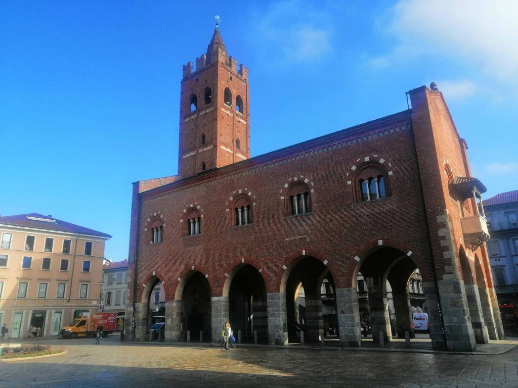 negozio in affitto a Monza in zona Centro Storico