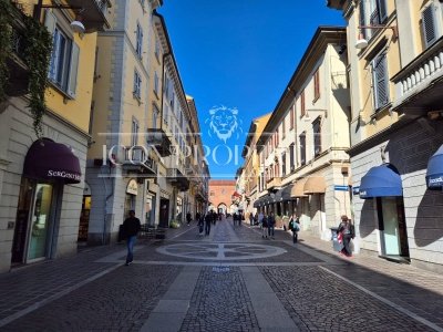 negozio in affitto a Monza