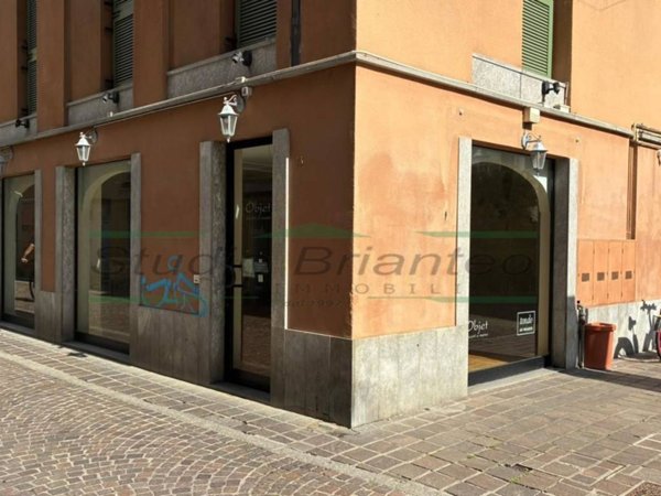 negozio in affitto a Monza in zona Centro Storico