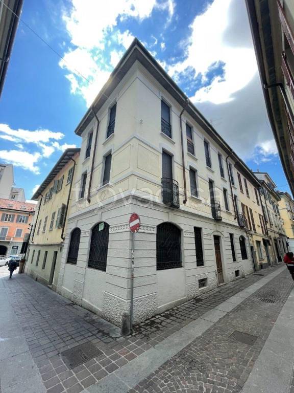 appartamento in affitto a Monza in zona Centro Storico