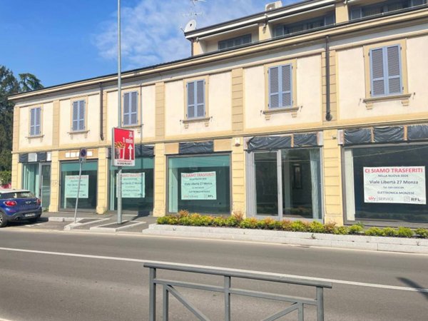 negozio in affitto a Monza