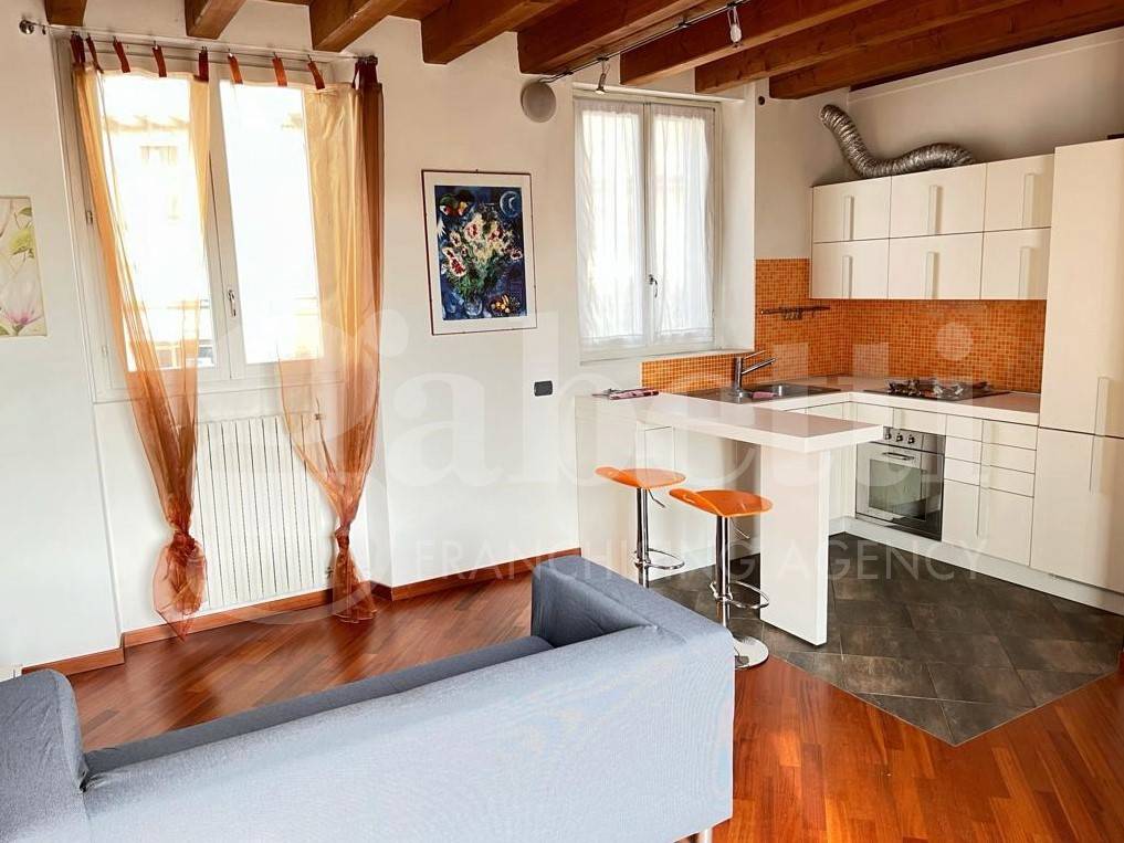 appartamento in affitto a Monza in zona Centro Storico